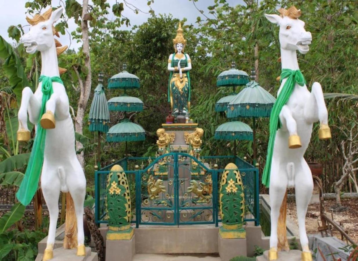 Kubu Reot Taman Asri Villa Batumadeg Bagian luar foto